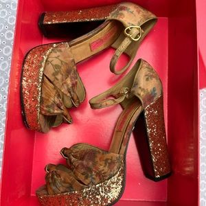 Betsey Johnson Fanfare Shoes Size 6.5
